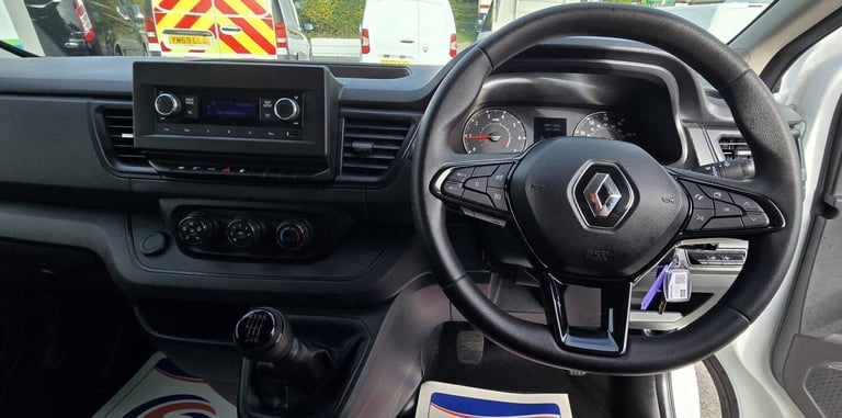 2022 Renault Trafic LL30 ENERGY dCi 145 Business 9 Seater MPV DIESEL Manual