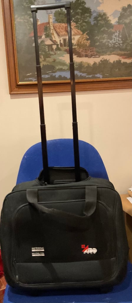 Small travel/business case pre-loved with wheels