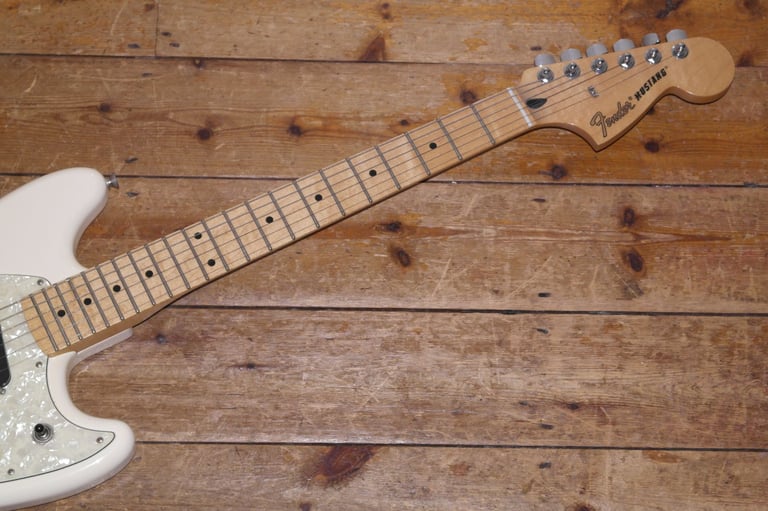 2017 Fender Mustang Player guitar