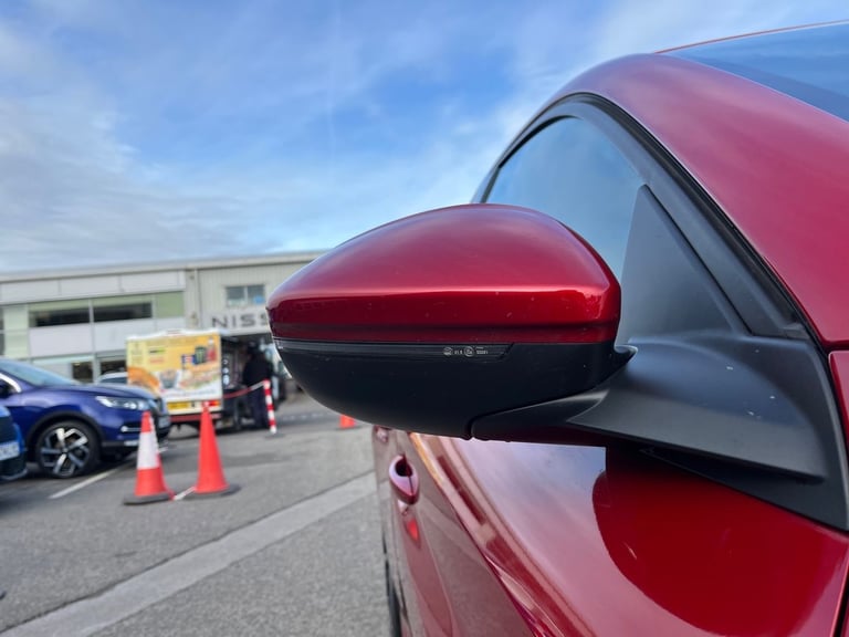  Peugeot 208 1.2 Puretech Allure Premium Hatchback 5dr Petrol Manual Euro 6 s/s