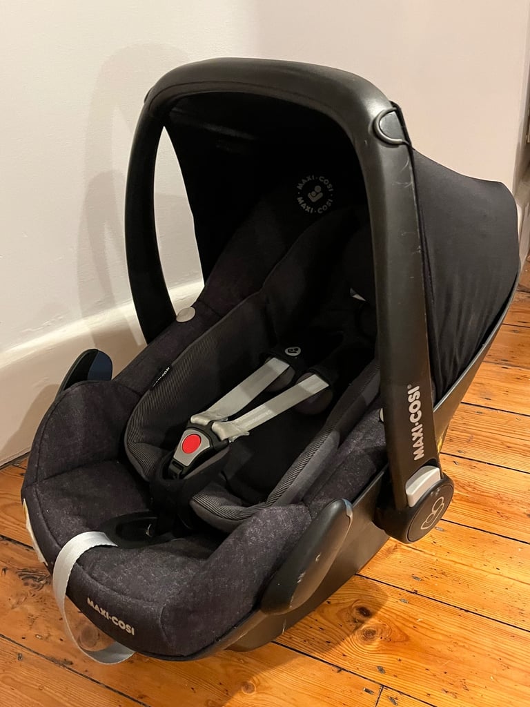 Maxi cosi pebble car seat and base
