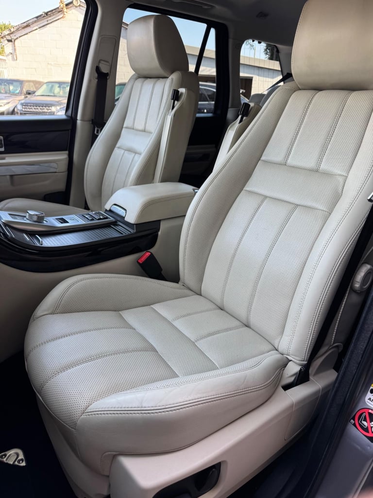 LAND ROVER RANGE ROVER SPORT 3.0 SD V6 HSE Black 2013