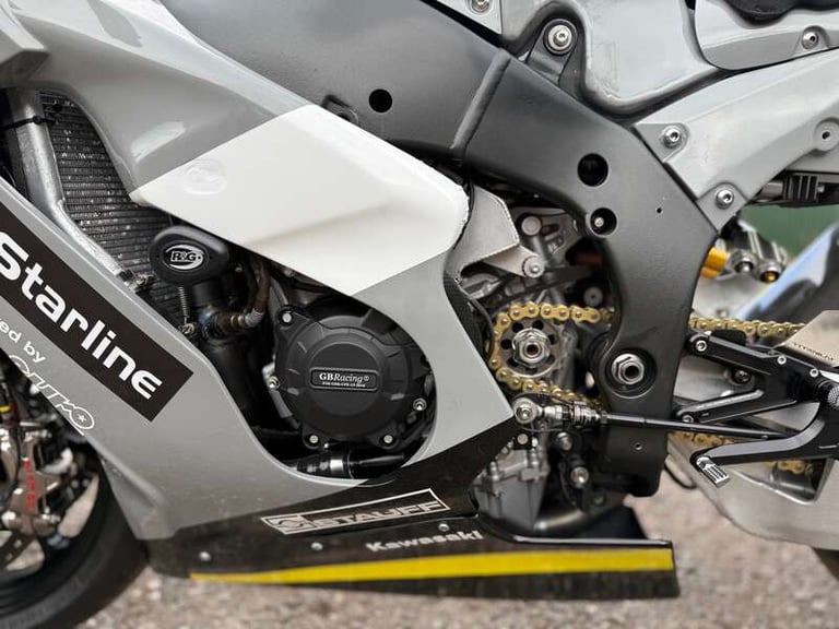  Kawasaki ZX-10RR NINJA Manual