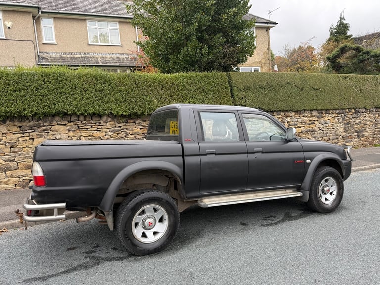 2001 Mitsubishi L200 DOUBLE CAB D/C 4X4 BLACK PICK UP Diesel Manual