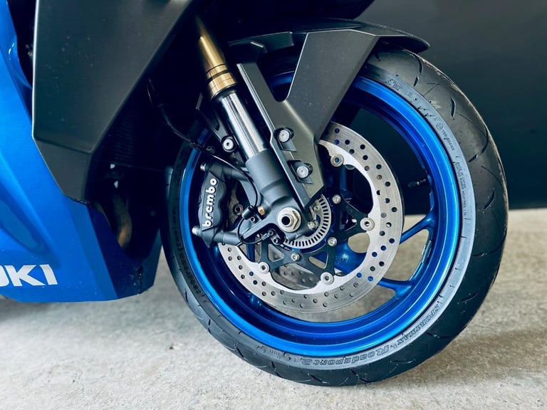 STUNNING LOW MILEAGE 2022/22 SUZUKI GSX-S 1000 GT MOTORCYCLE 