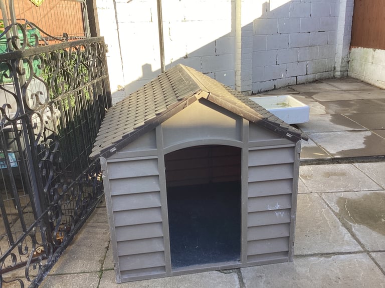 Dog kennel 
