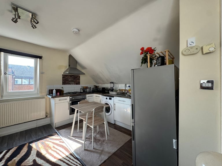 Two bedroom unfurnished flat available now Postcode PO5 1RN