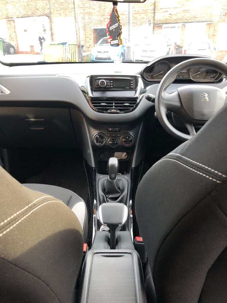 BEST OFFER PLEASE  Lady Driver Long MOT TILL OCT 2026 Peugeot, 2008,SUV/Hatchback