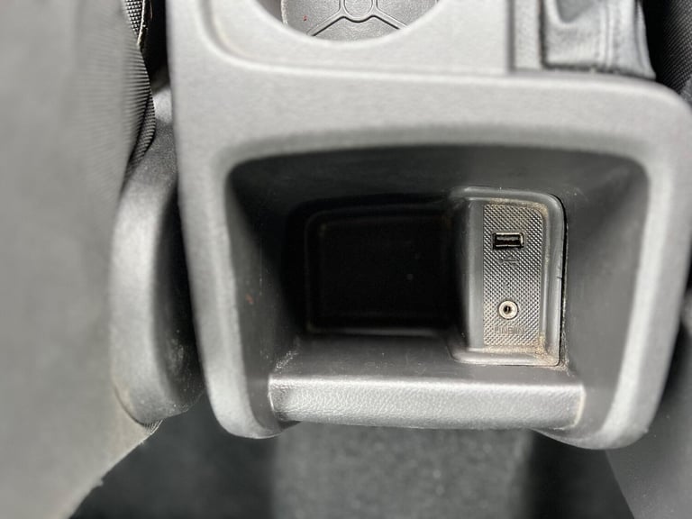 2013 Ford Focus 1.6 Zetec Euro 5 5dr HATCHBACK Petrol Manual