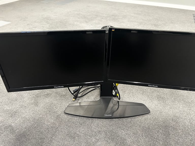 Dual monitors 