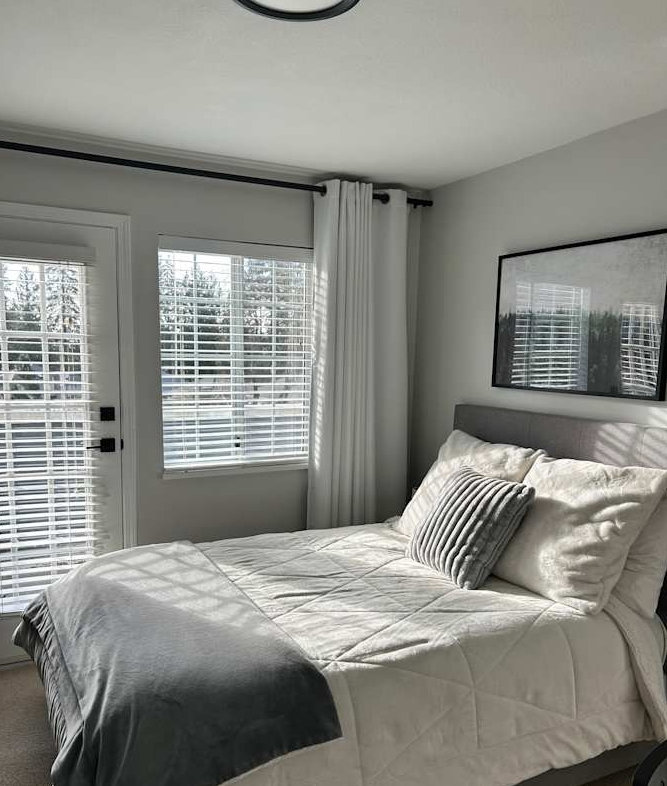 Spacious & Cosy Double Room For Rent AT RH10 1SE