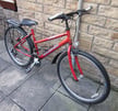 LADIES HYBRID BIKE **AS NEW/MINT CONDITION**  **£55.ono.**  A Ladies &quot;RALEIGH MAX&quot; 