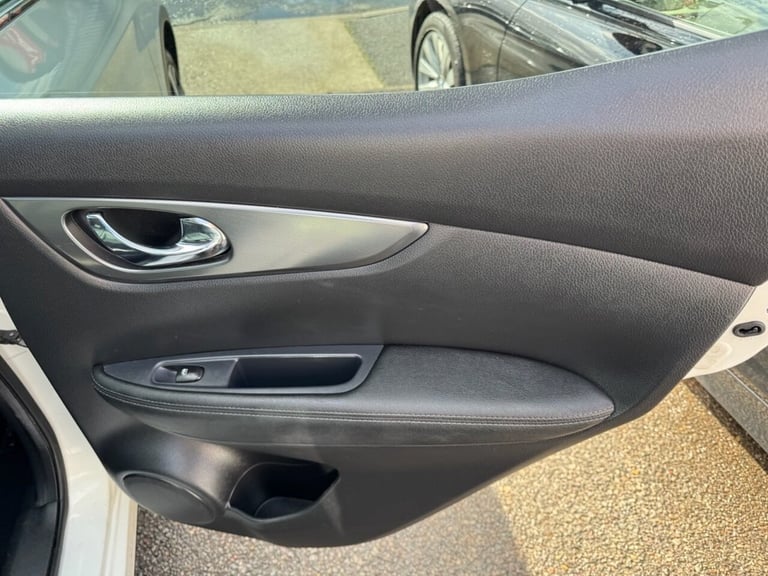 2017 Nissan Qashqai 1.5 dCi Tekna SUV 5dr Diesel Manual Euro 6 (s/s) (110 ps) HATCHBACK Diesel Ma...