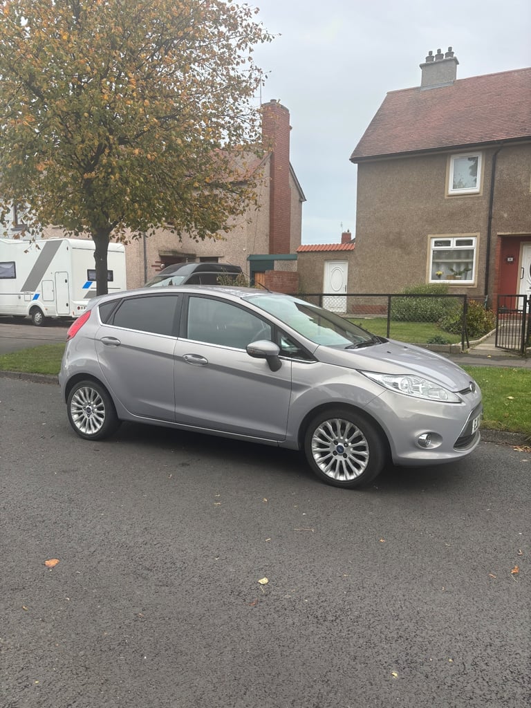 Ford, FIESTA, Hatchback, 2011, Manual, 1560 (cc), 5 doors