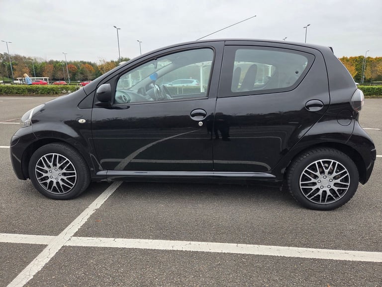 Toyota, AYGO, Hatchback, 2013, Manual, 998 (cc), 5 doors