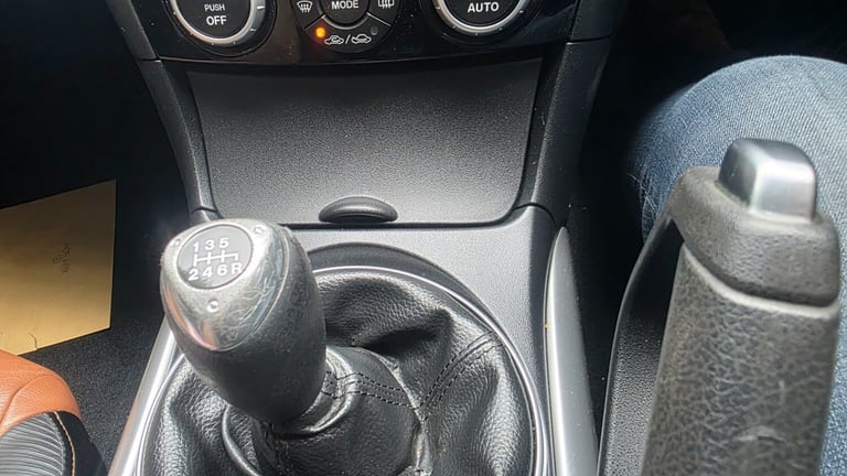 2011 Kia Venga 1.6 3 5dr Auto HATCHBACK Petrol Automatic