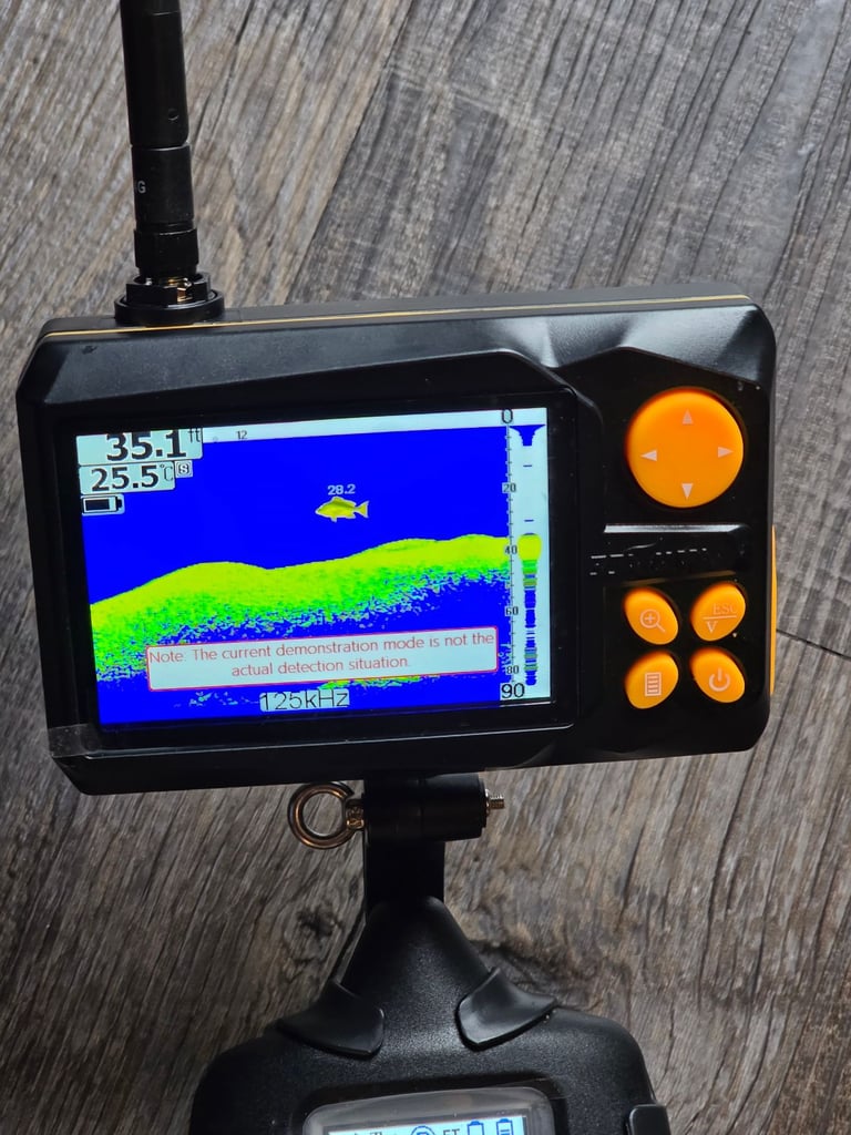 Boatman Vulcan Pro v2. Baitboat with Autopilot gps & Sonar. Carp Fishing.