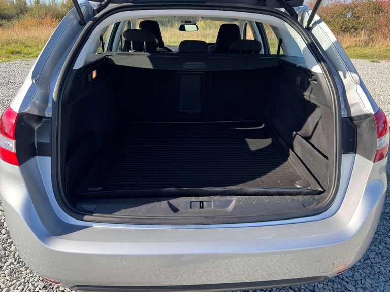 2016 Peugeot 308 1.6 308 Allure SW HDi Blue S/S 5dr Estate Diesel Manual