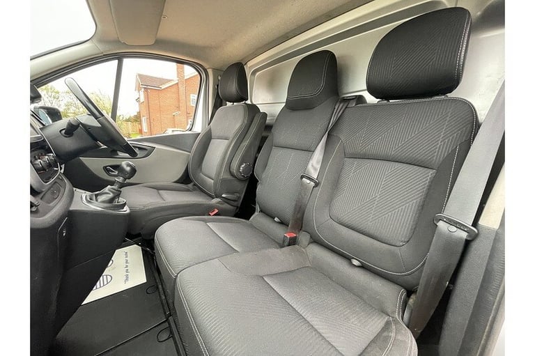 2018 Renault Trafic dCi ENERGY 27 Sport Nav Panel Van Diesel Manual