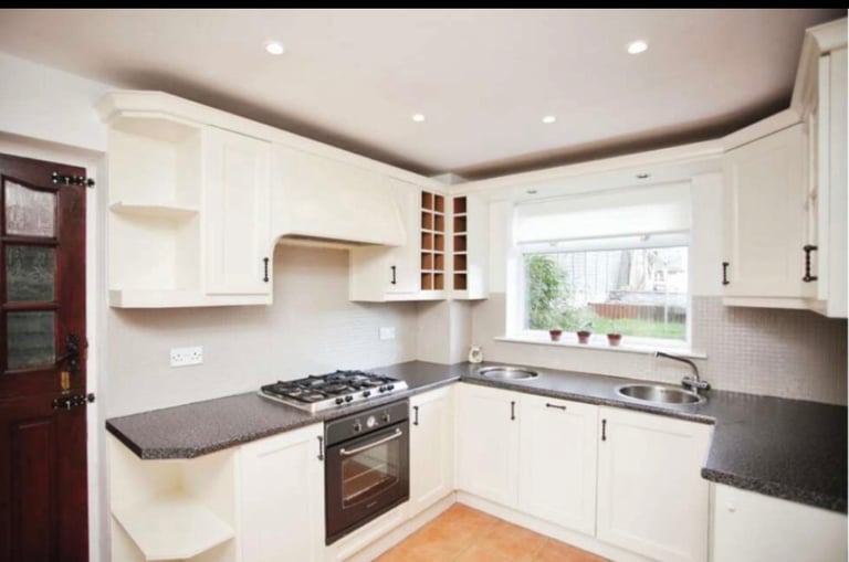 Used Complete Kitchen - Dismantled And Ready To Collect