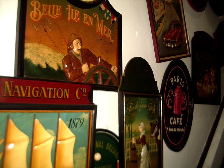 OPEN EVERY DAY: VINTAGE PUB, SHED & HOME BAR ALADDIN'S CAVE: - MICROPUB, MAN & WOMAN CAVES