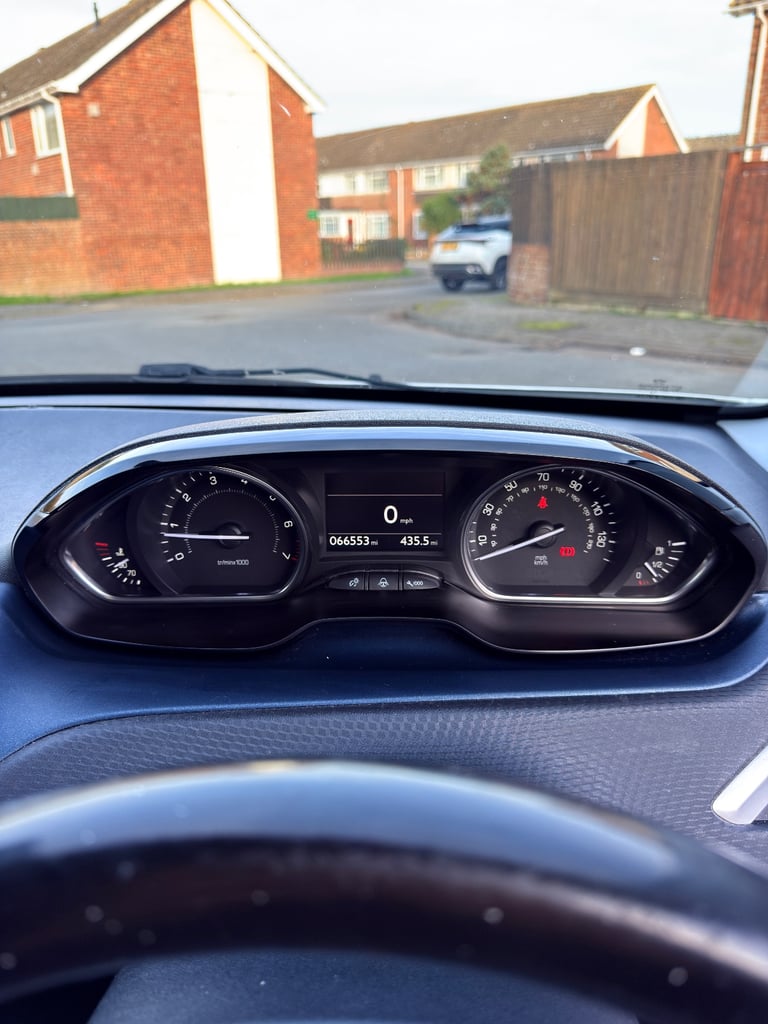 Peugeot, 2008, Hatchback, 2014, Manual, 1199 (cc), 5 doors