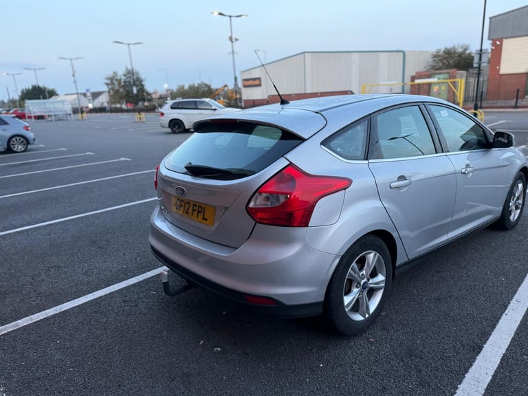  Ford Focus 1.6 Zetec Powershift Euro 5 5dr Petrol Automatic