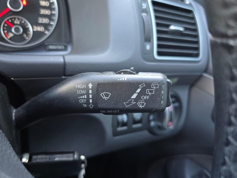 2014 Volkswagen Touran 1.4 TSI BlueMotion Tech SEL DSG Euro 6 (s/s) 5dr MPV Petrol Automatic