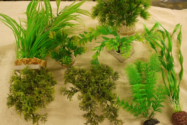 8 Aquarium artificial plants