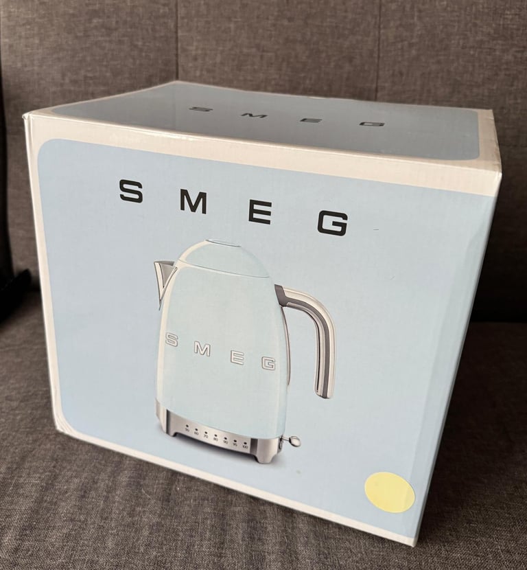 image for SMEG cream brand new kettle 