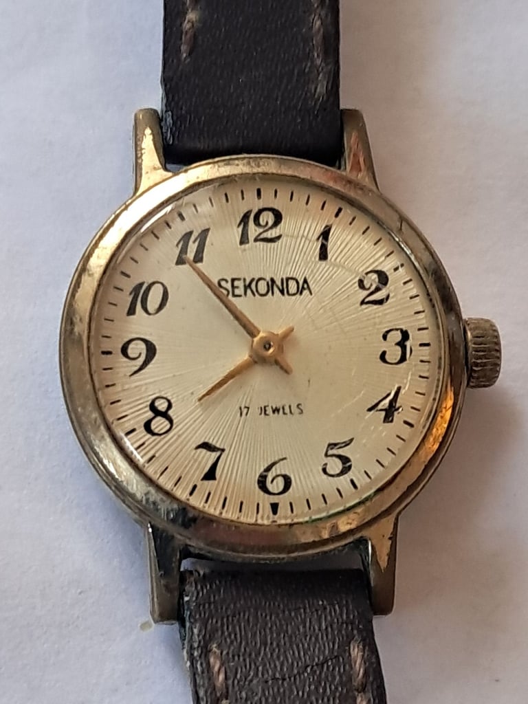 Retro ladies watch Sekonda mechanical windup rare Retro USSR with leather strap 