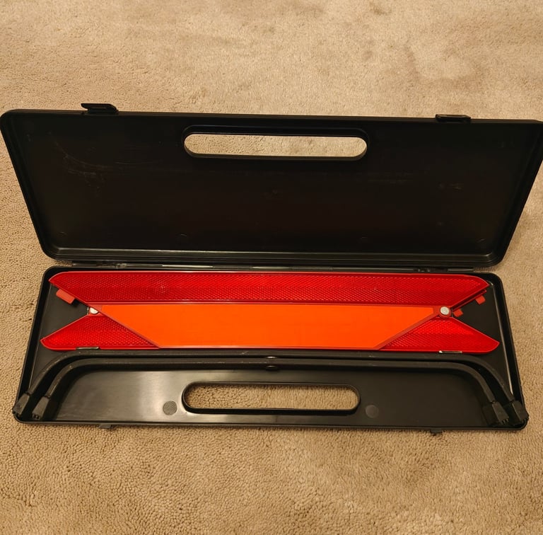 🚗 Emergency Car Warning Triangle in carry case – Made in Italy 🇮🇹