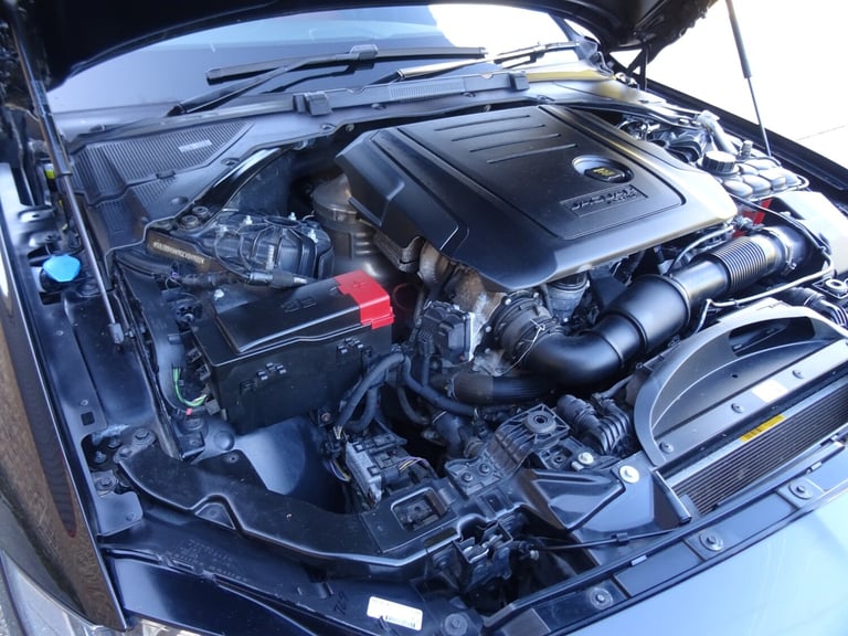 2015 Jaguar XF 2.0d [180] R-Sport 4dr Automatic **LOW MILEAGE*ONLY 15500 MILES FROM NEW** SALOON ...