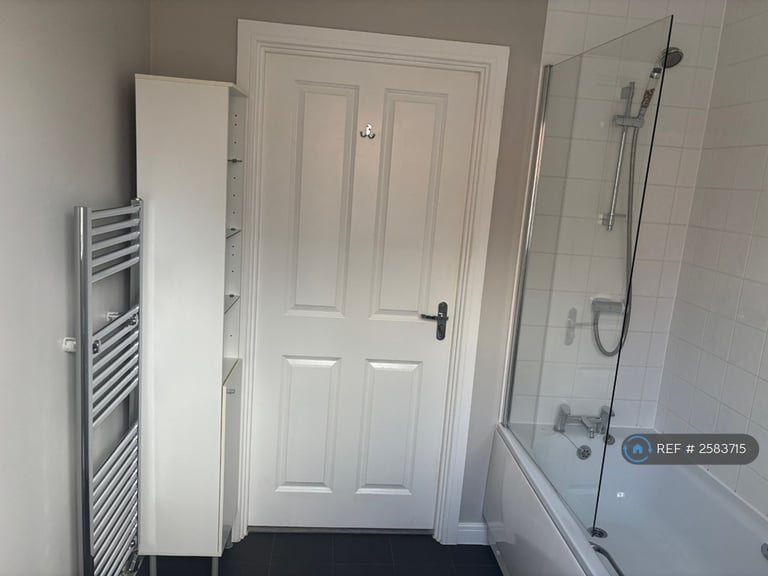 2 bedroom flat in Burrows Crescent, Chipping Norton, OX7 (2 bed) (#2583715)