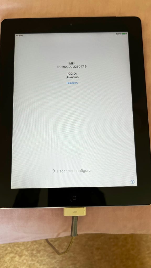 image for Apple iPad 2 16GB, 9.7in (A1396) - Black