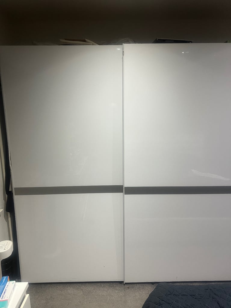 Large double sliding wardrobe 