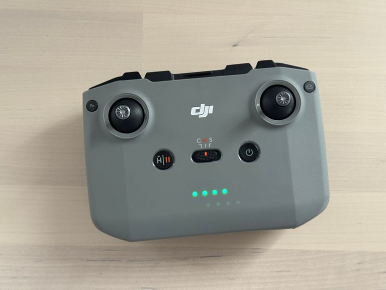 DJI Mini 4 Pro Drone Kit – Mint Condition + Extras