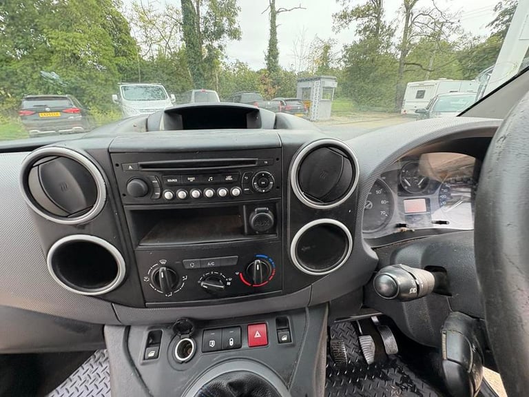 2017 Peugeot Partner Partner SE L1 Blue HDi Panel Van DIESEL Manual