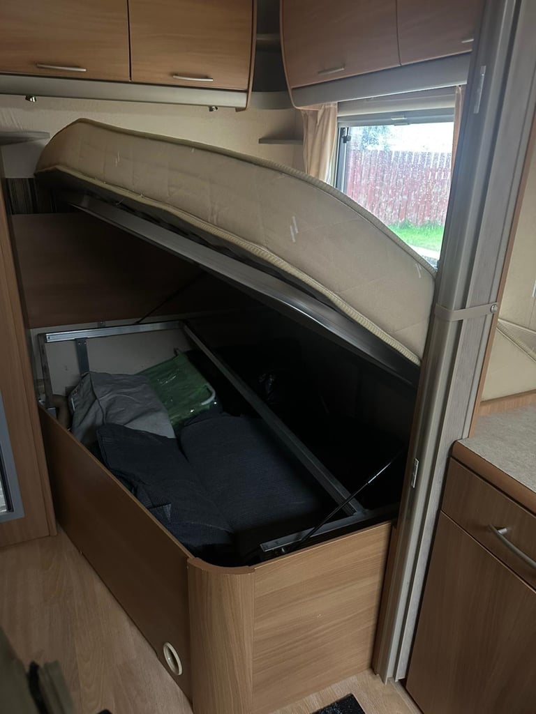 2008 Swift charisma 555 4 Berth with fixed bed