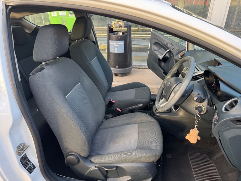 Ford, FIESTA, Hatchback, 2011, Manual, 1242 (cc), 3 doors