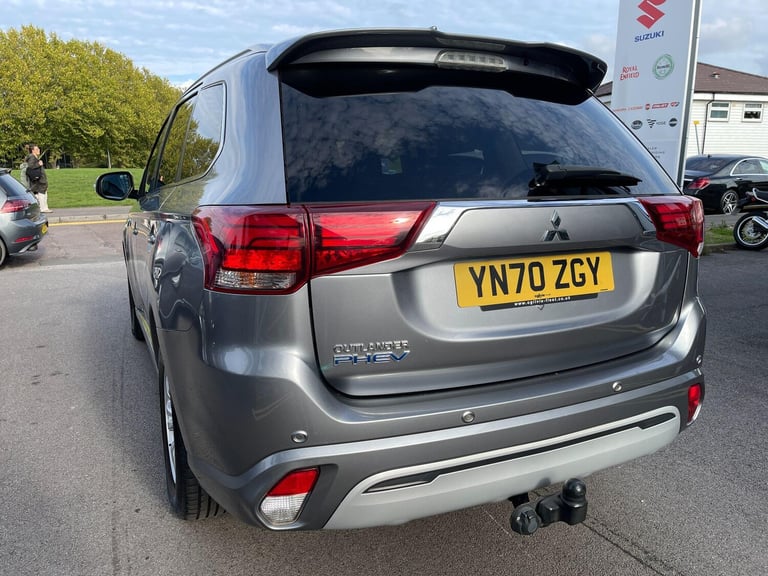 2020 Mitsubishi Outlander 2.4h TwinMotor 13.8kWh Verve CVT 4WD Euro 6 (s/s) 5dr ESTATE Petrol/Ele...