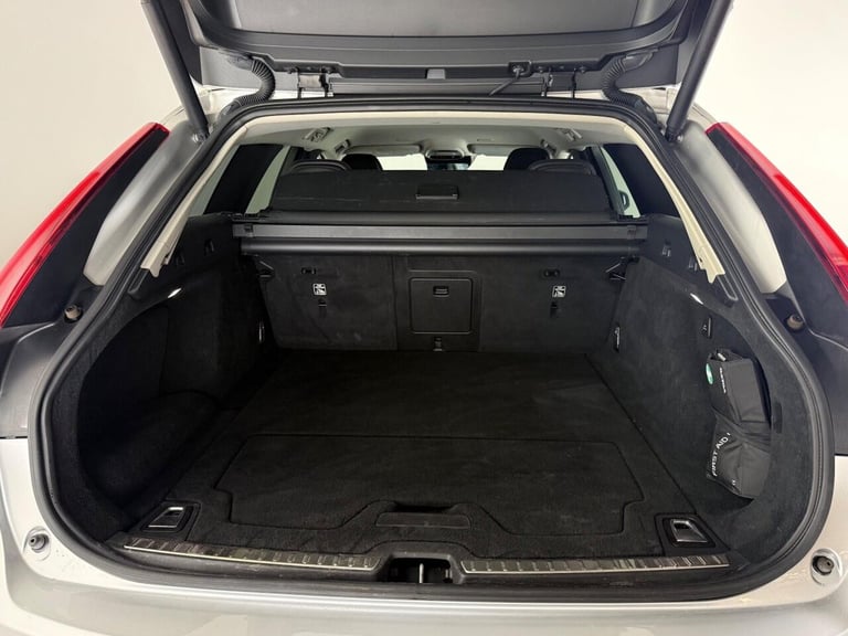 2019 Volvo V90 2.0 D4 Inscription Plus Auto Euro 6 (s/s) 5dr Estate Diesel Automatic