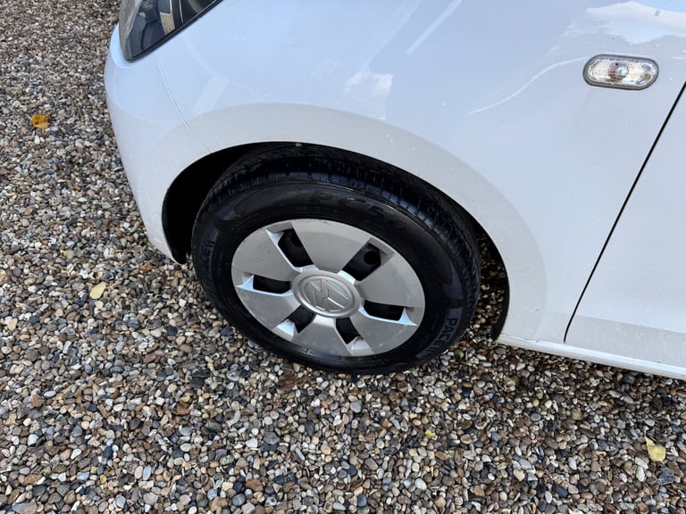 VOLKSWAGEN UP 1.0 Take up! 2012