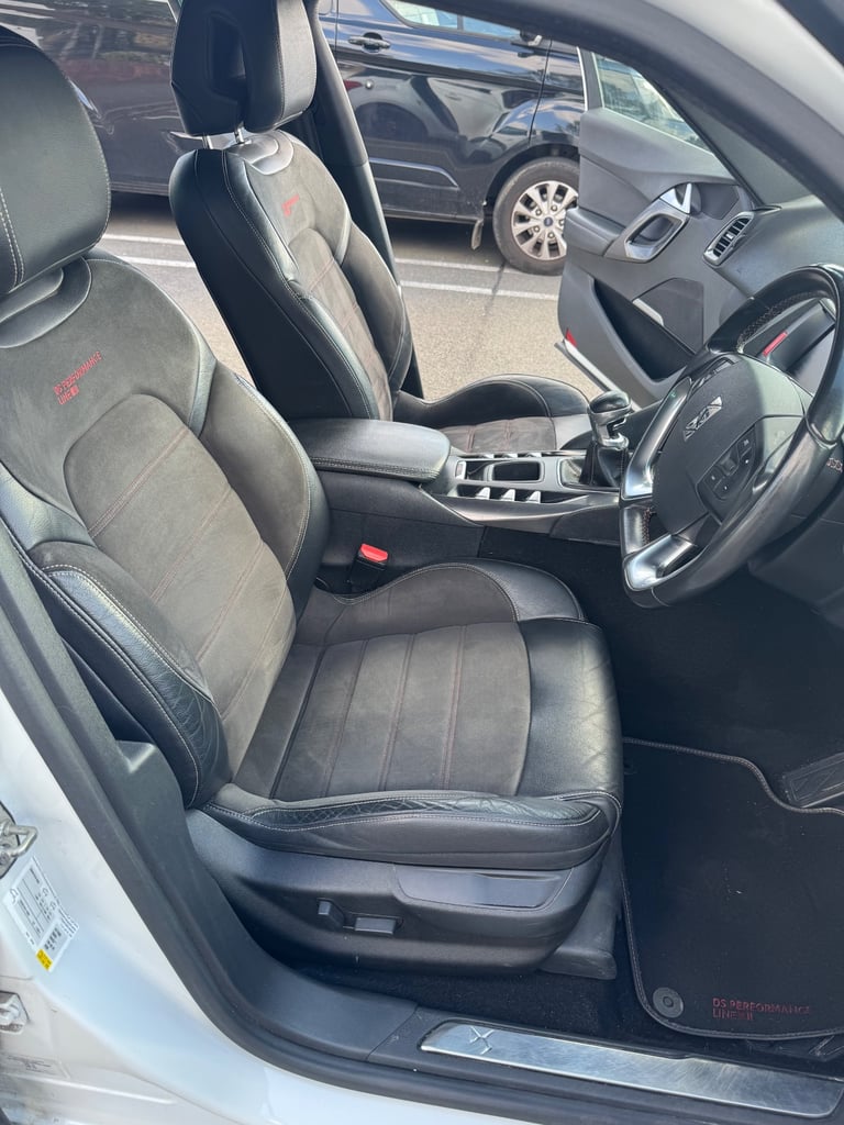 2017 DS5 2.0 BLUEHDi 180 BHP Performance Line – Luxury ** Performance! 