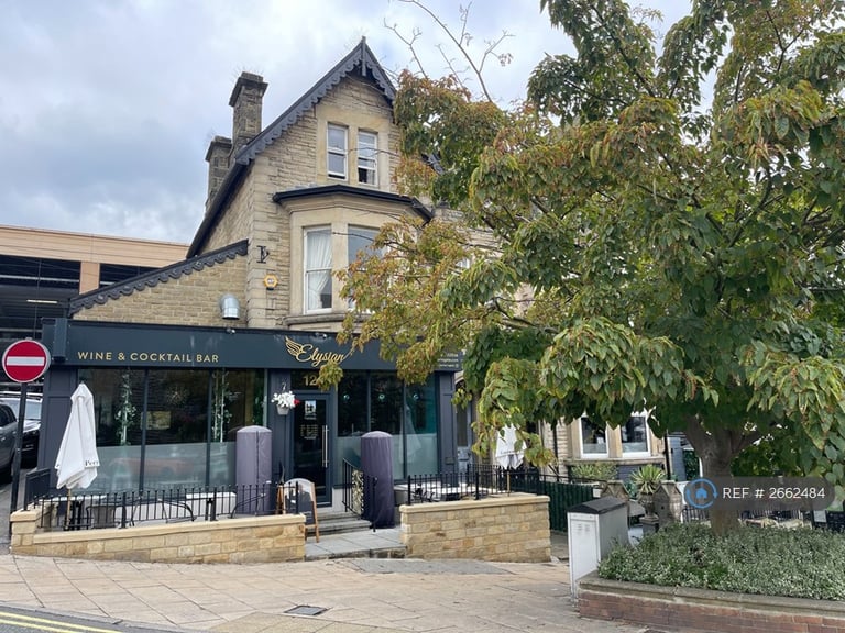 3 bedroom flat in Cheltenham Crescent, Harrogate, HG1 (3 bed) (#2662484)