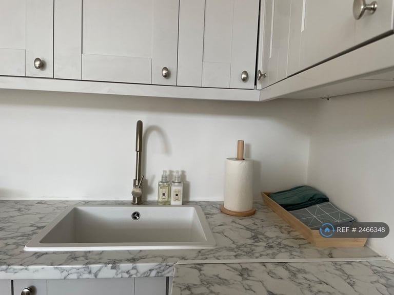 4 bedroom house in Edward Street, Dunstable, LU6 (4 bed) (#2466348)