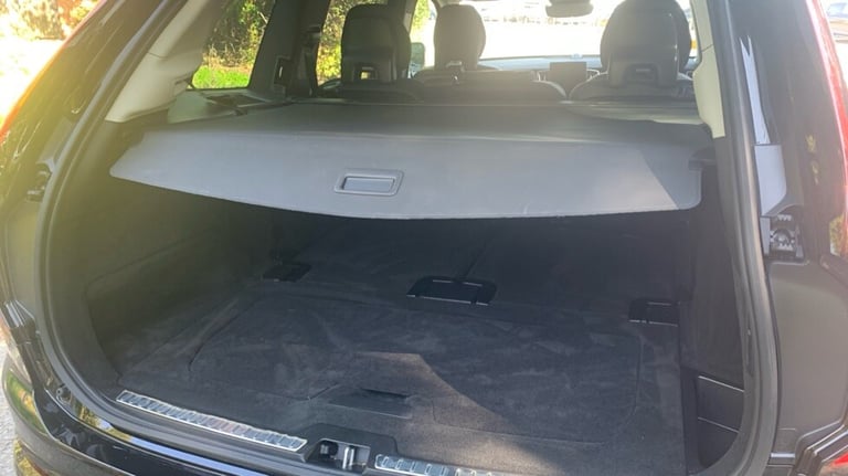 2025 Volvo XC90 Ultra, T8 AWD Plug-in hybrid, Electric/Petrol, Dark, 7 Seats Estate Petrol Parall...