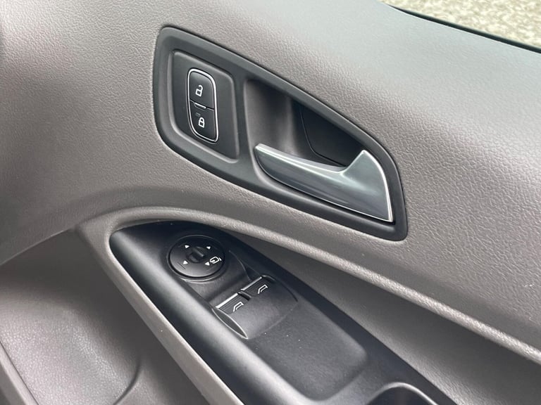 2022 Ford Transit Connect 1.5 250 EcoBlue Limited L2 Euro 6 (s/s) 5dr PANEL VAN Diesel Manual