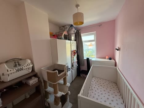 Stunning 2 Bed, 2 Reception End-of-Terrace house in Dartford 