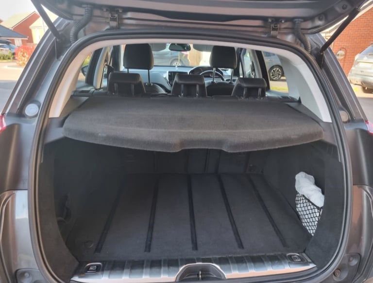 Peugeot, 2008, Hatchback, 2015, Semi-Auto, 1560 (cc), 5 doors